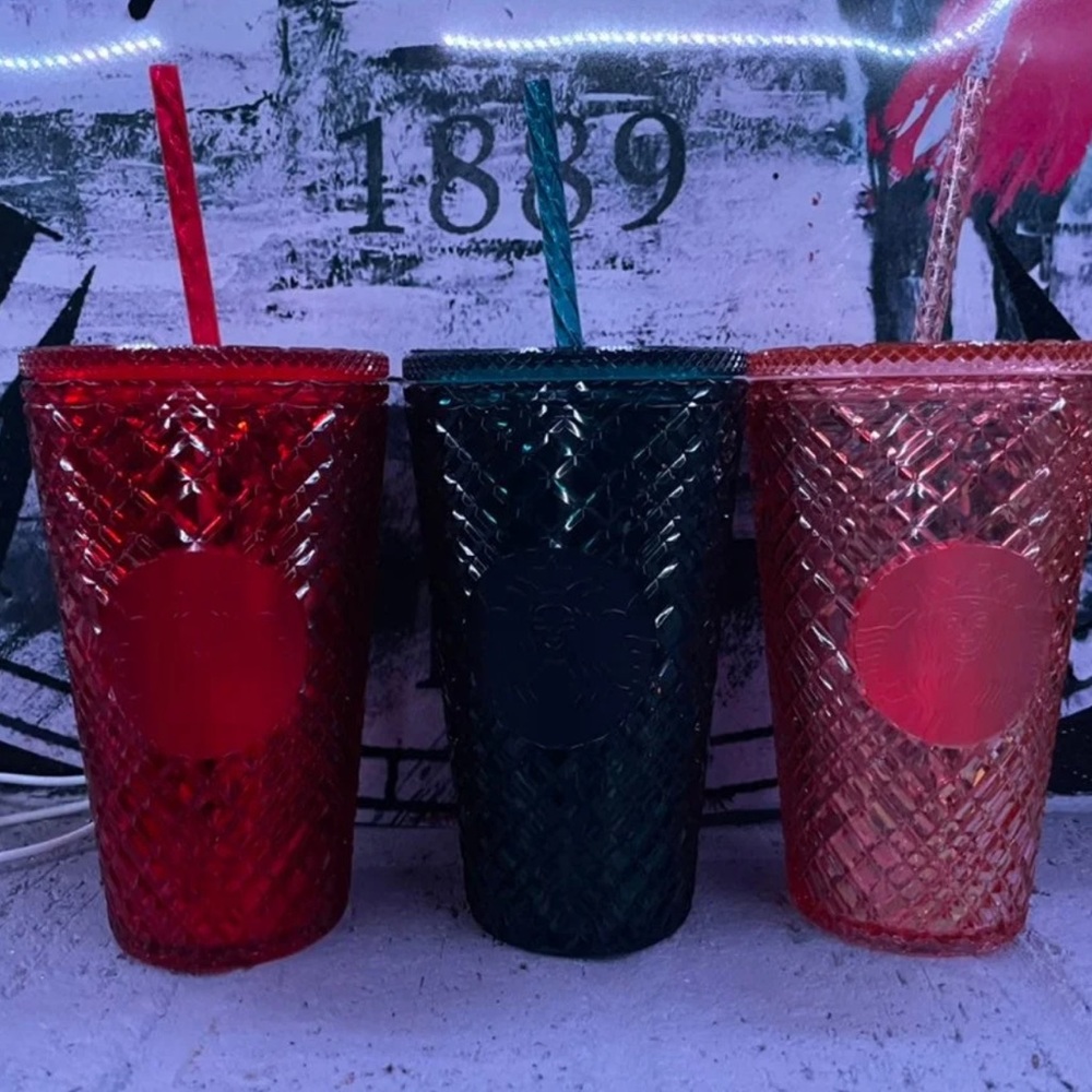 Grande Starbucks Holiday Cups 2021